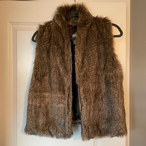 Abercrombie and Fitch Faux Fur Fashion Vest Size M